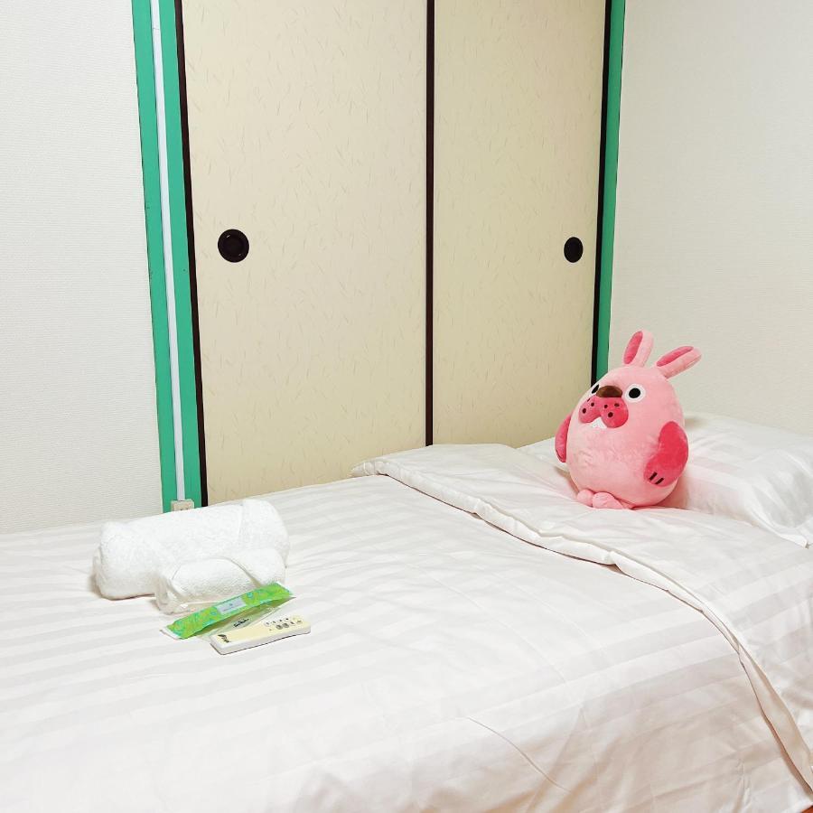 花月荘 Appartement Osaka Buitenkant foto